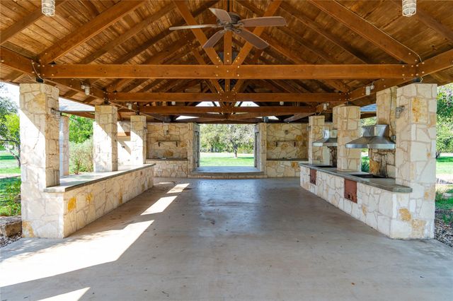 300 Bedford DR, Spicewood, TX 78669