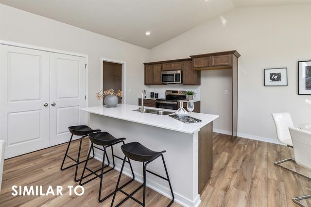 3204 SE Elkwood Court, Ankeny, IA 50021