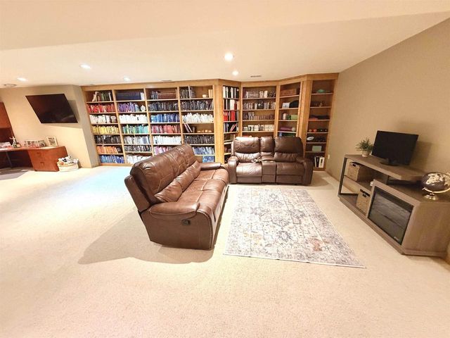 1030 Rooster Run, Middleton, WI 53562