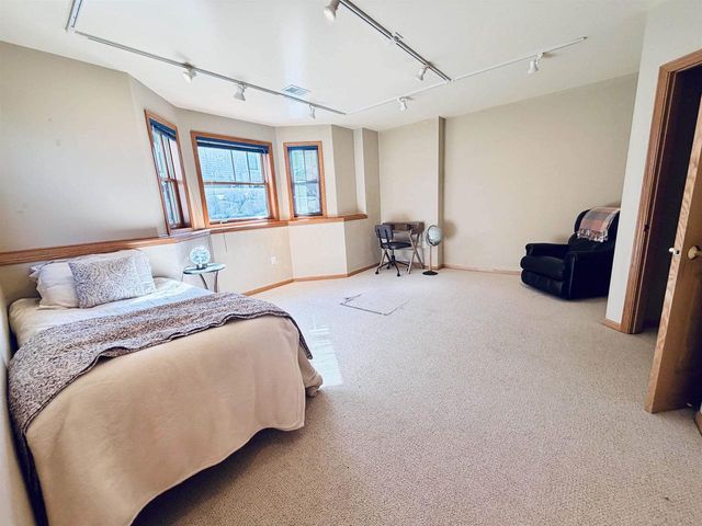 1030 Rooster Run, Middleton, WI 53562