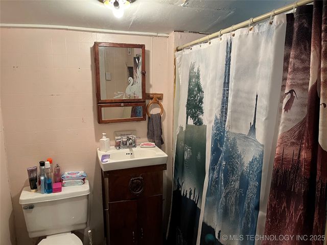 809 1st Street, Indianola, OK 74442