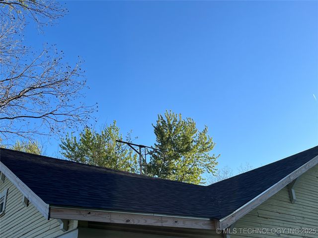 809 1st Street, Indianola, OK 74442