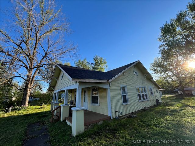 809 1st Street, Indianola, OK 74442