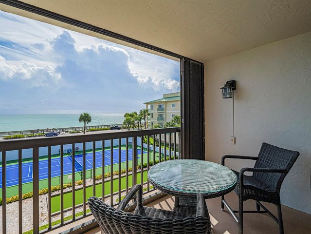 4141 Ocean Drive 403, Vero Beach, FL 32963