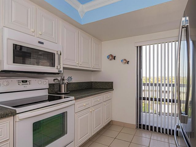 4141 Ocean Drive 403, Vero Beach, FL 32963