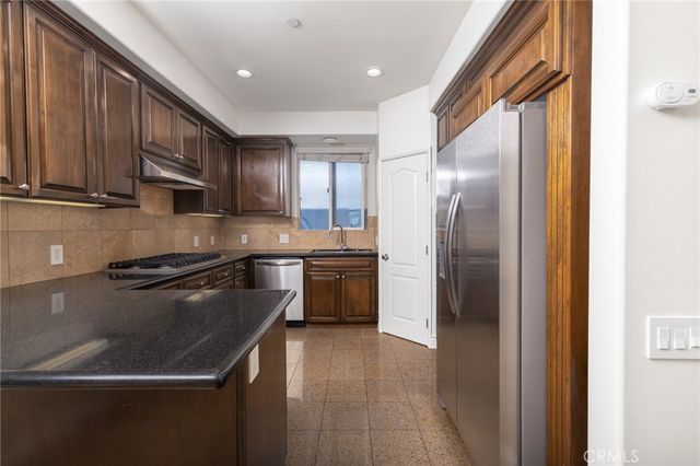 623 Aviation Way D, Manhattan Beach, CA 90266
