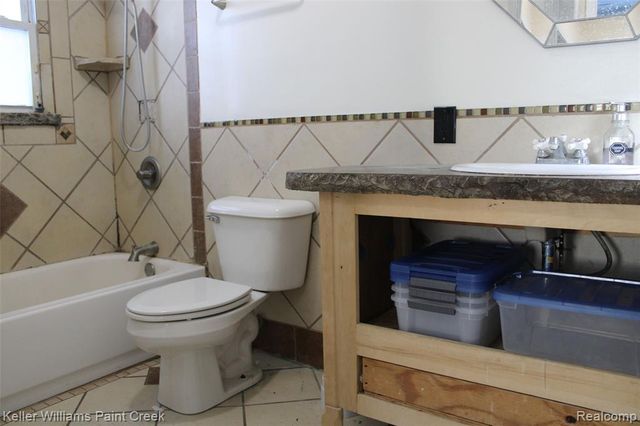 4206 N Linden Road, Flint, MI 48504