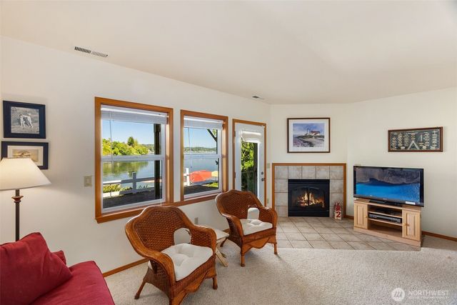 9936 9941 Mariner Drive NW, Olympia, WA 98502