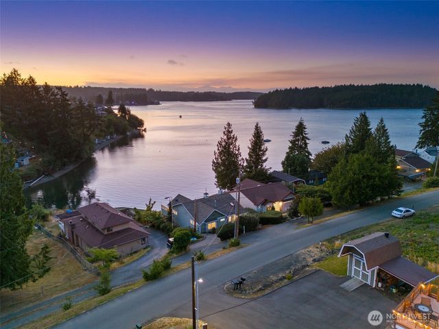 9936 9941 Mariner Drive NW, Olympia, WA 98502