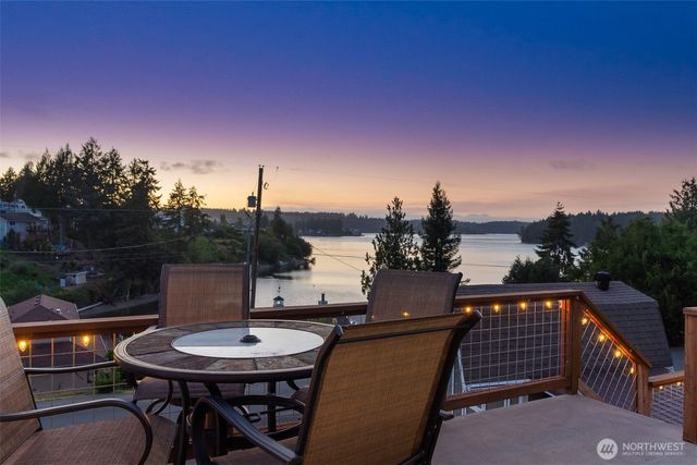 9936 9941 Mariner Drive NW, Olympia, WA 98502
