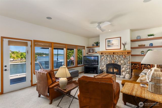 9936 9941 Mariner Drive NW, Olympia, WA 98502