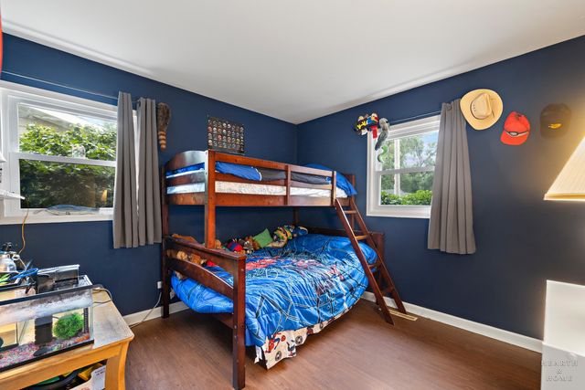 390 Larkdale Row, Wauconda, IL 60084
