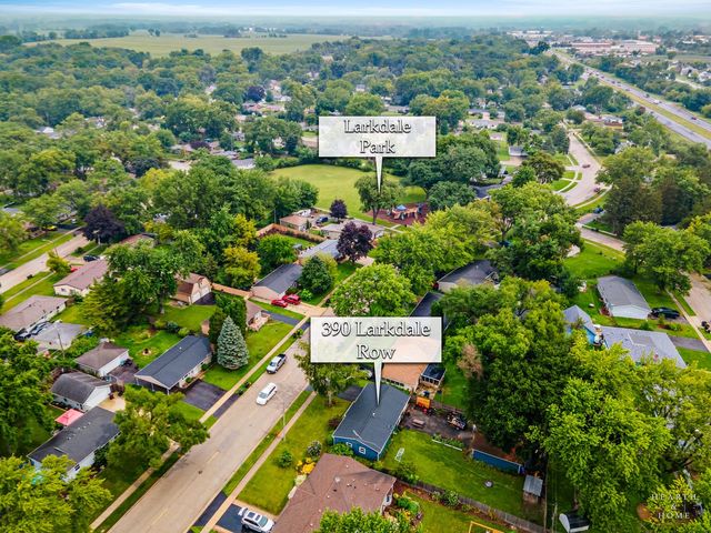 390 Larkdale Row, Wauconda, IL 60084
