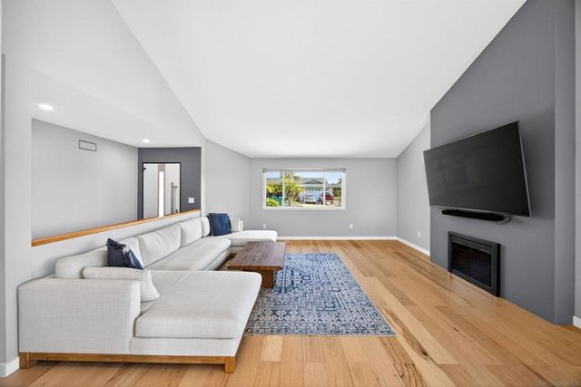 2336 Kenwyn, Oceanside, CA 92054