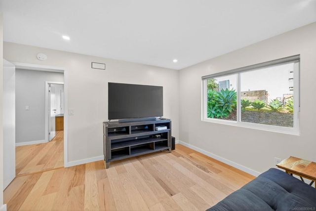 2336 Kenwyn, Oceanside, CA 92054