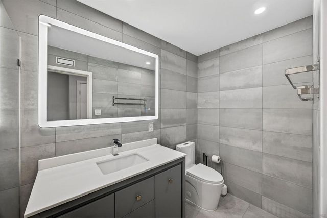 2336 Kenwyn, Oceanside, CA 92054