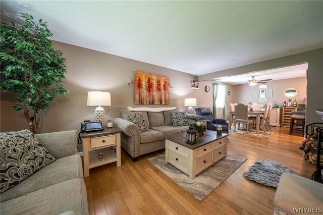 270 Wimbledon Court, West Seneca, NY 14224