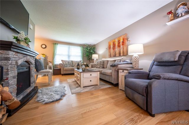 270 Wimbledon Court, West Seneca, NY 14224