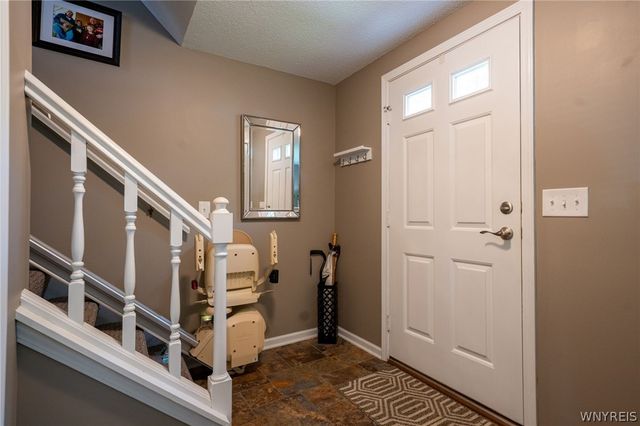 270 Wimbledon Court, West Seneca, NY 14224