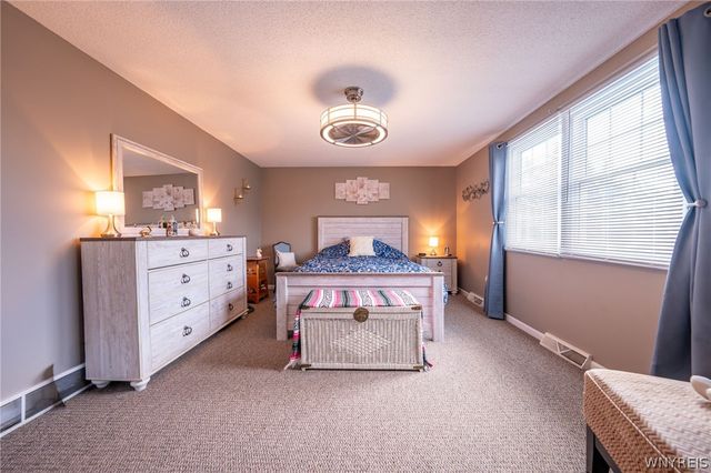 270 Wimbledon Court, West Seneca, NY 14224