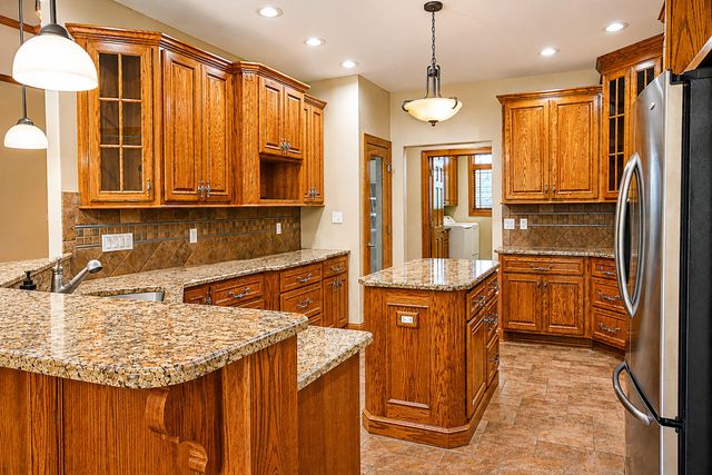 10055 Clark Place, Crown Point, IN 46307