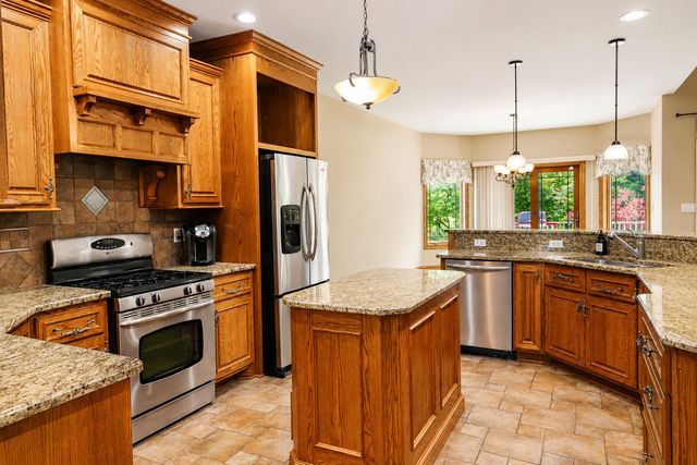 10055 Clark Place, Crown Point, IN 46307