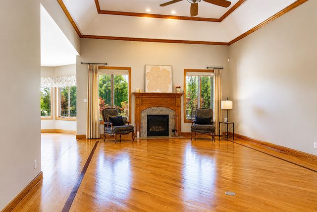 10055 Clark Place, Crown Point, IN 46307