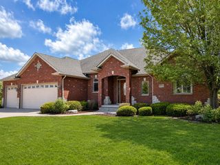 10055 Clark Place, Crown Point, IN 46307