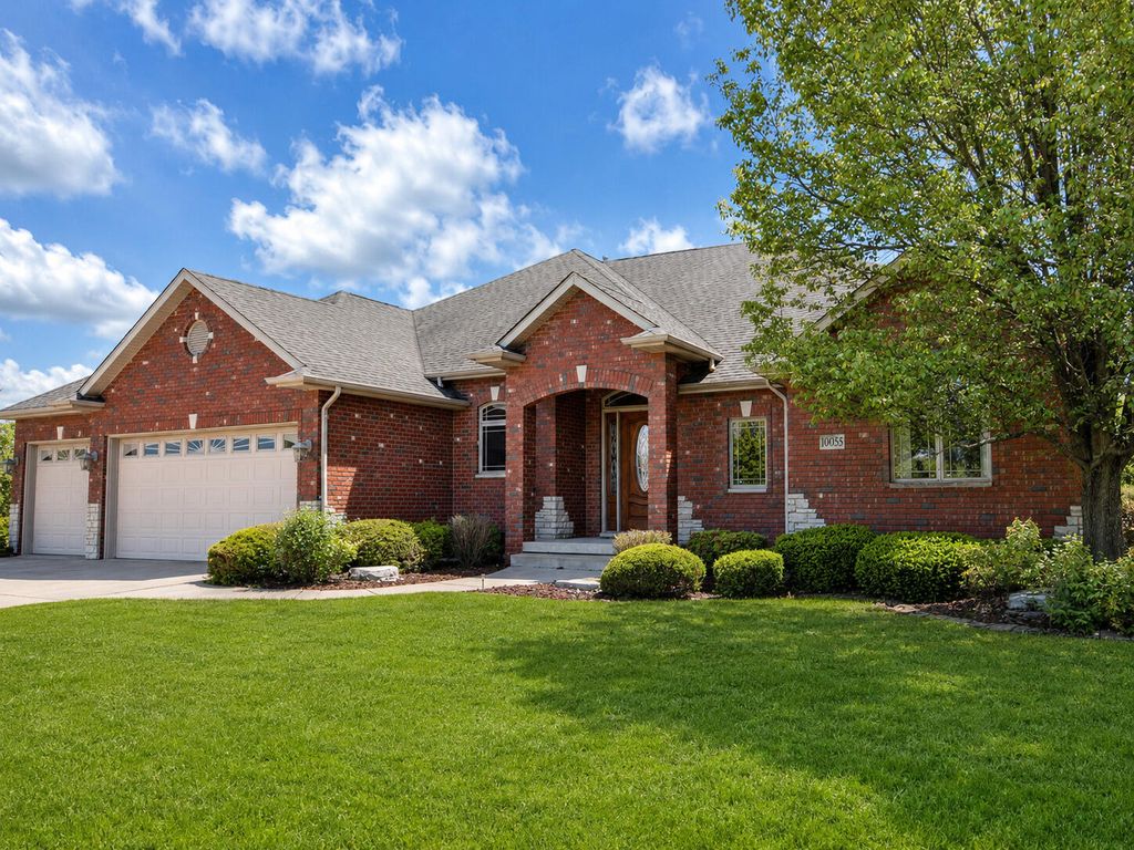 10055 Clark Place, Crown Point, IN 46307