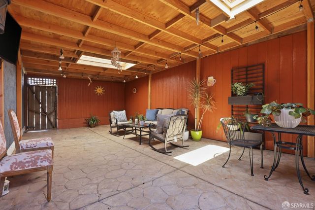 33 Vale Street, Daly City, CA 94014
