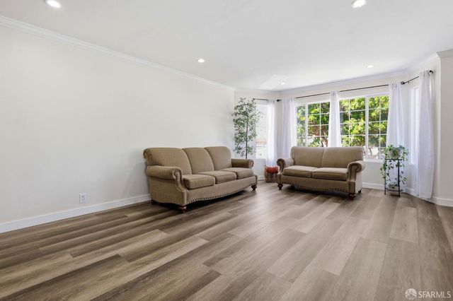 33 Vale Street, Daly City, CA 94014