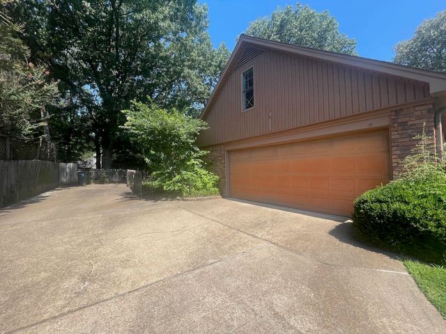 2185 LITTLEMORE DR, Memphis, TN 38016