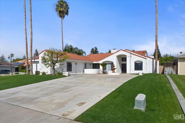 9712 White Oak Drive, Bakersfield, CA 93311