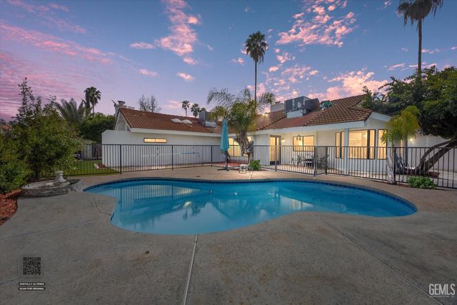 9712 White Oak Drive, Bakersfield, CA 93311