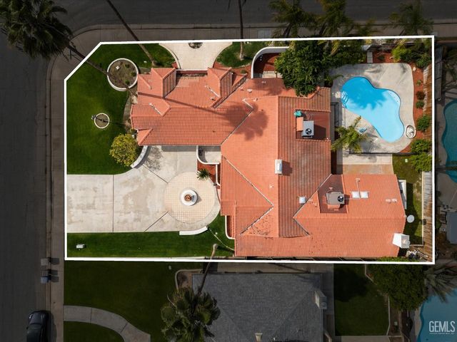 9712 White Oak Drive, Bakersfield, CA 93311
