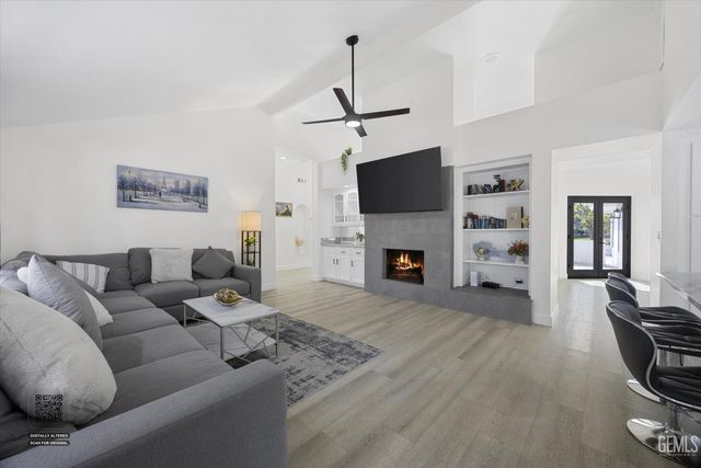 9712 White Oak Drive, Bakersfield, CA 93311