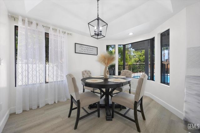 9712 White Oak Drive, Bakersfield, CA 93311