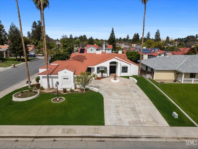 9712 White Oak Drive, Bakersfield, CA 93311