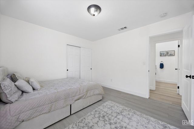 9712 White Oak Drive, Bakersfield, CA 93311