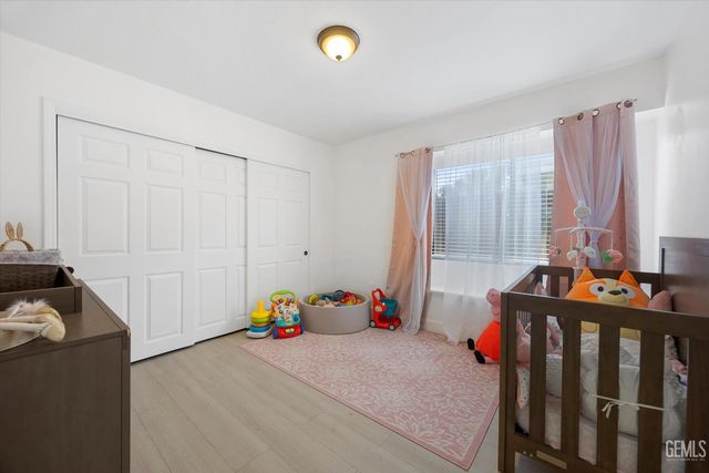 9712 White Oak Drive, Bakersfield, CA 93311