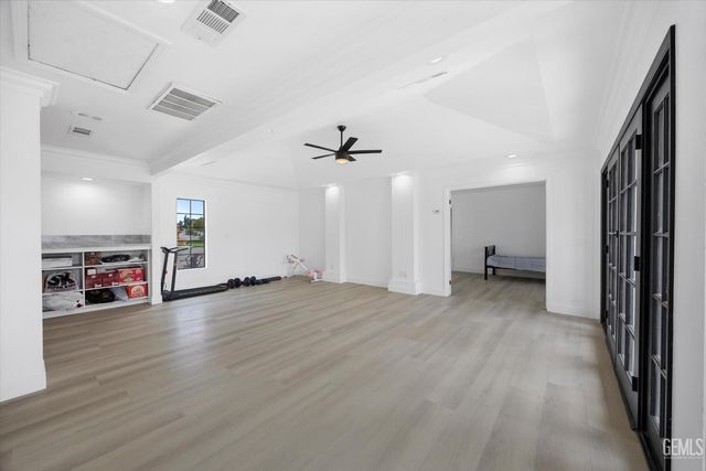 9712 White Oak Drive, Bakersfield, CA 93311