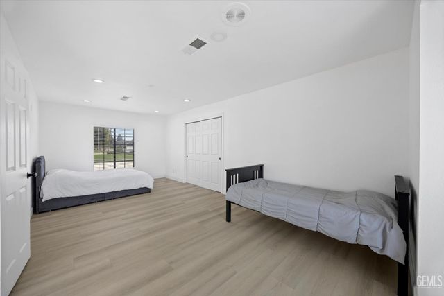 9712 White Oak Drive, Bakersfield, CA 93311