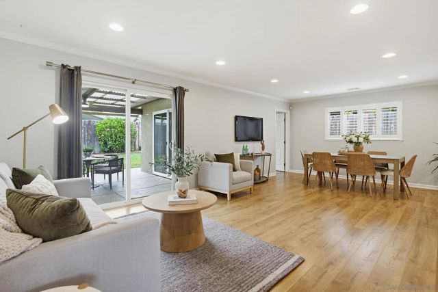 8318 June Lake Dr, San Diego, CA 92119
