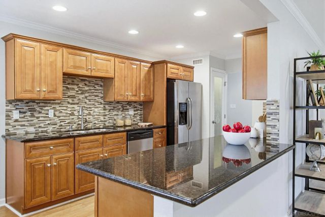 8318 June Lake Dr, San Diego, CA 92119