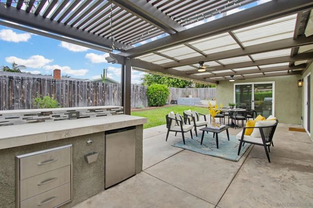 8318 June Lake Dr, San Diego, CA 92119