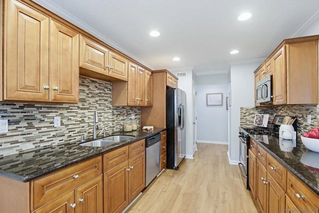 8318 June Lake Dr, San Diego, CA 92119