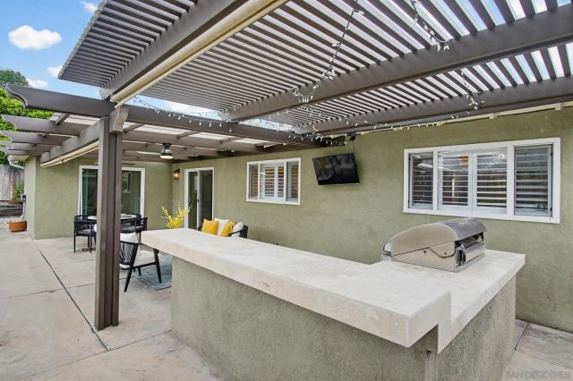 8318 June Lake Dr, San Diego, CA 92119