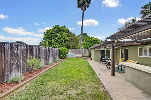 8318 June Lake Dr, San Diego, CA 92119