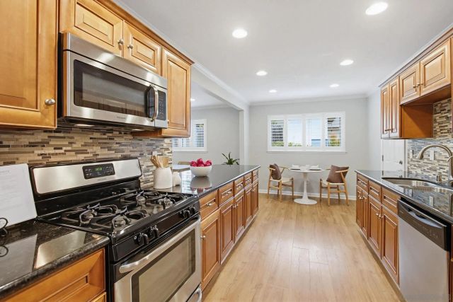 8318 June Lake Dr, San Diego, CA 92119