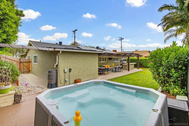 8318 June Lake Dr, San Diego, CA 92119